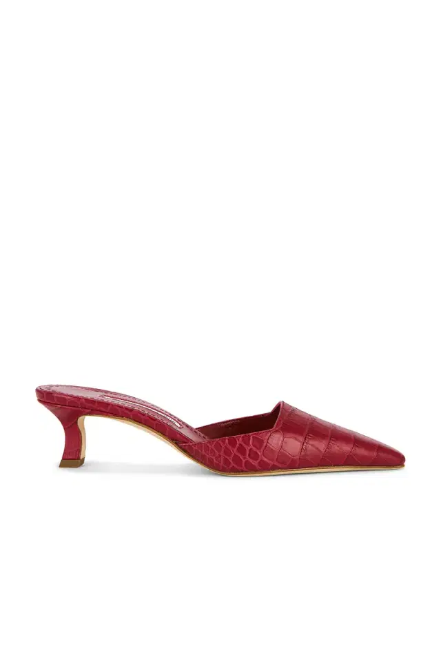 Manolo Blahnik Moiramu 50 Pump