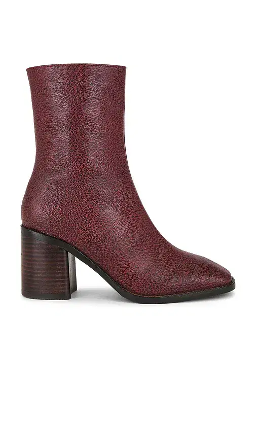 INTENTIONALLY BLANK Contour Boot