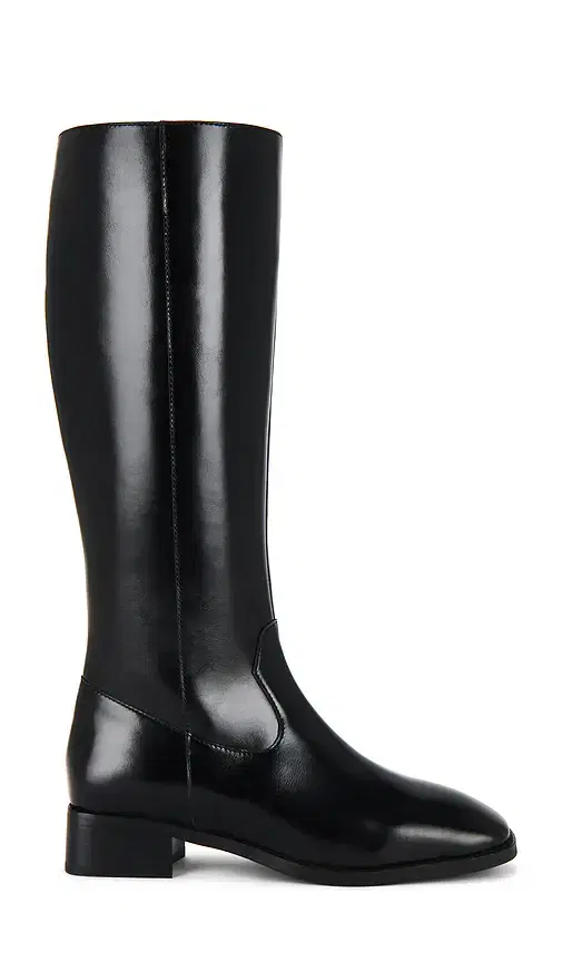 Tame Boot