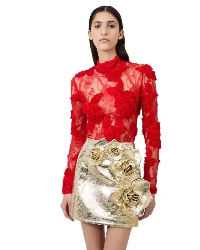 The Freja lace top in red