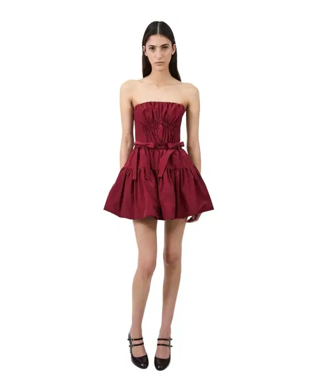 The Kamilla dress in burgundy tech taffeta