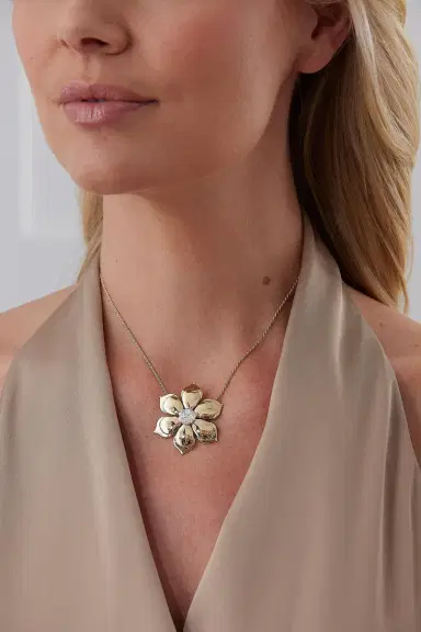 SARA WEINSTOCK Diamond Lierre Large Flower Necklace | Thumbnail 2