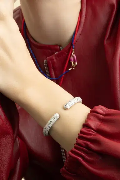 Marla Aaron Lawrence Hinged Cuffling Bracelet | Thumbnail 4