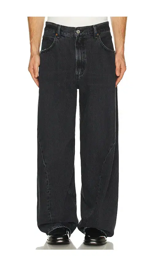 Twist Front Curve Jean