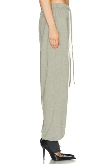 Fear of God Essentials Classic Sweatpant | Thumbnail 3 Fear of God Essentials Classic Sweatpant | Thumbnail 3