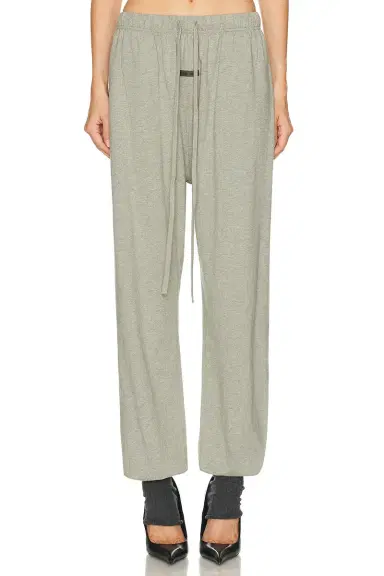 Fear of God Essentials Classic Sweatpant | Thumbnail 1 Fear of God Essentials Classic Sweatpant | Thumbnail 1