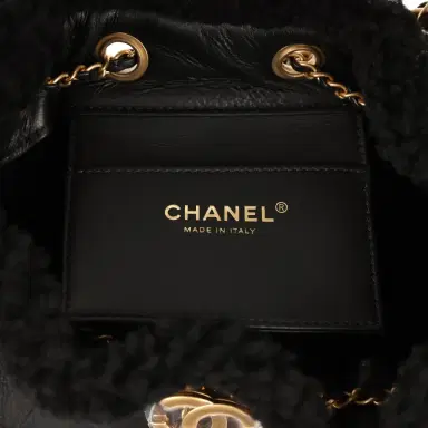 Chanel Chanel Small 25 Hobo Bag Black Crumpled Sheepskin and Shearling Antique Gold Hardware | Thumbnail 8