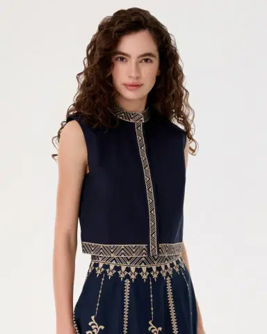 Emporio Sirenuse Andorra Top with Iris Embroidery | Thumbnail 7
