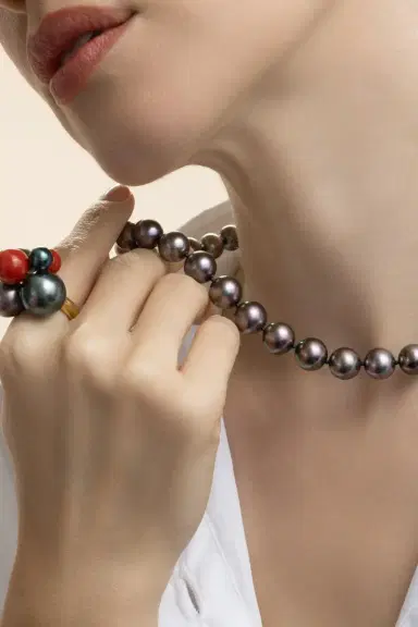 ASSAEL Round Tahitian Pearl Necklace | Thumbnail 3