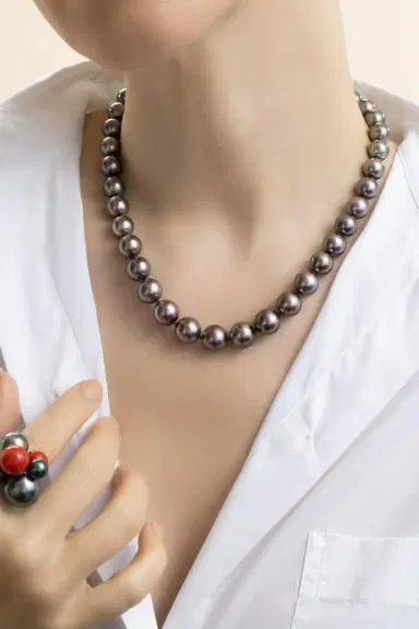 ASSAEL Round Tahitian Pearl Necklace | Thumbnail 4