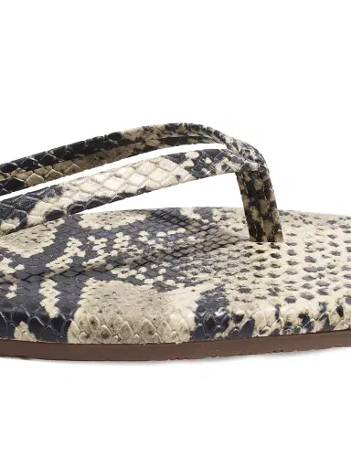 TKEES Women's Snakeskin-Embossed Faux-Leather Flip-Flops - Sandsnake - Size 5 | Thumbnail 4 TKEES Women's Snakeskin-Embossed Faux-Leather Flip-Flops - Sandsnake - Size 5 | Thumbnail 4
