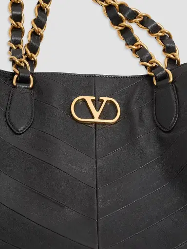 Valentino Garavani Women's Laseine Shopping Bag in Nappa Leather with a Chevron Pattern | Thumbnail 8 Valentino Garavani Women's Laseine Shopping Bag in Nappa Leather with a Chevron Pattern | Thumbnail 8