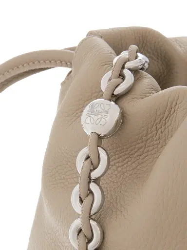 Loewe Women's Medium Flamenco Leather Clutch | Thumbnail 8
