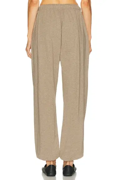 Fear of God Essentials Classic Sweatpant | Thumbnail 4