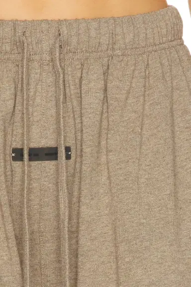 Fear of God Essentials Classic Sweatpant | Thumbnail 6