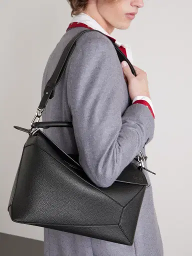 Loewe Puzzle Edge Large Logo-Debossed Full-Grain Leather Messenger Bag - Men | Thumbnail 3 Loewe Puzzle Edge Large Logo-Debossed Full-Grain Leather Messenger Bag - Men | Thumbnail 3
