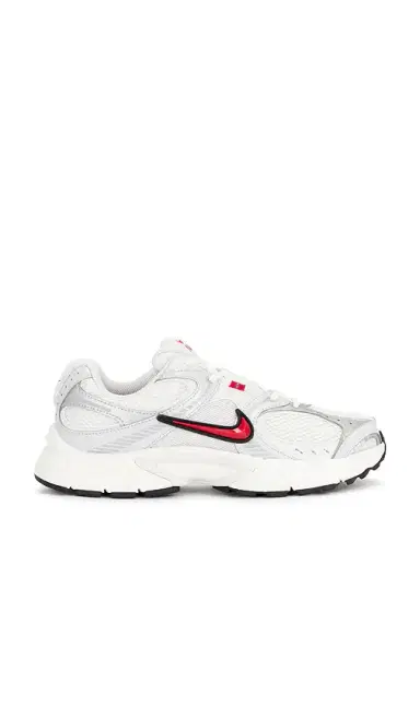 Nike V5 Rnr | Thumbnail 1