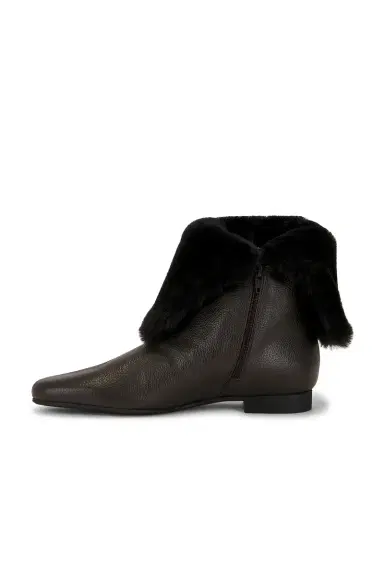 TOTEME Downtown Shearling Boots | Thumbnail 5 TOTEME Downtown Shearling Boots | Thumbnail 5