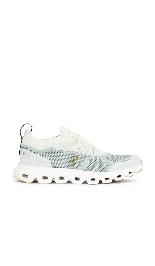 On Cloud 6 Versa Sneakers