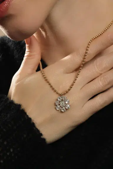 SUTRA Diamond Frost Flake Pendant Necklace | Thumbnail 3