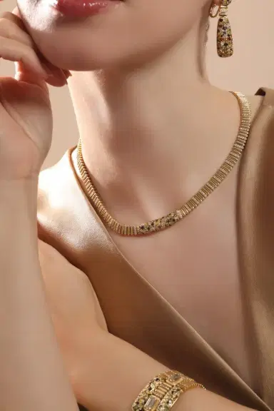 SUTRA Diamond Mixed Ombre Necklace | Thumbnail 4
