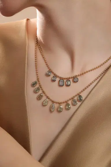 SUTRA Five Diamond Drop Pendant Necklace | Thumbnail 4 SUTRA Five Diamond Drop Pendant Necklace | Thumbnail 4