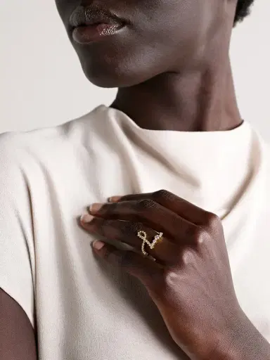 Sophie Bille Brahe Ensemble Letter 18-karat Gold Diamond Ring | Thumbnail 2