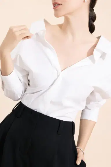 Givenchy Opened Collar Blouse | Thumbnail 3