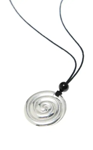 Louis Abel Uzu Pendant Necklace | Thumbnail 3