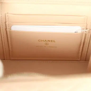 Chanel Chanel Small Top Handle Vanity Case Light Beige Lambskin Light Gold Hardware | Thumbnail 8