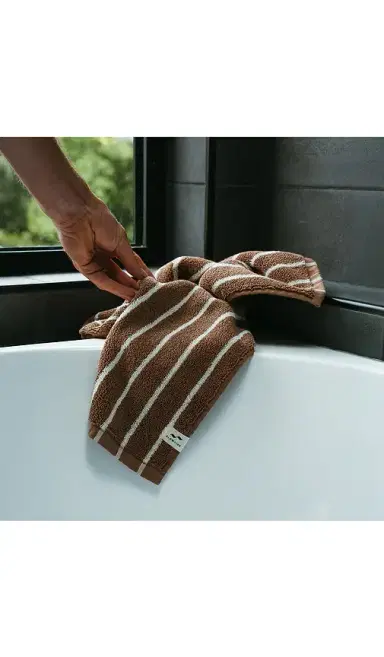 Slowtide Koko Plush Hand Towel | Thumbnail 2