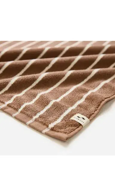 Slowtide Koko Plush Bath Towel | Thumbnail 2