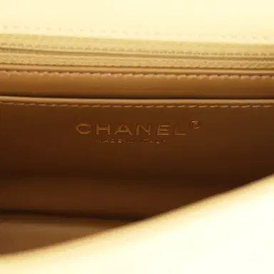 Chanel PENDING AUTH DONT LIST Pre-owned Chanel Mini Pearl Crush Square Flap Bag Yellow Lambskin Brushed Gold Hardware | Thumbnail 10
