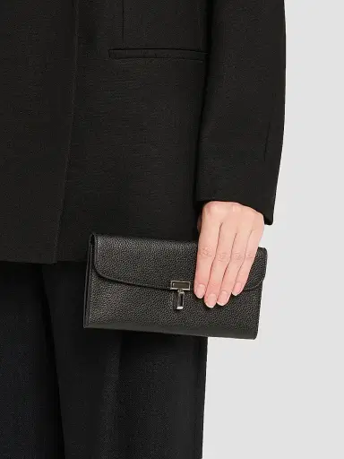 TOTEME Women's Grained Leather Long Wallet | Thumbnail 2 TOTEME Women's Grained Leather Long Wallet | Thumbnail 2