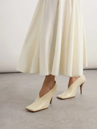 Alaïa 90 Leather Pumps | Thumbnail 2