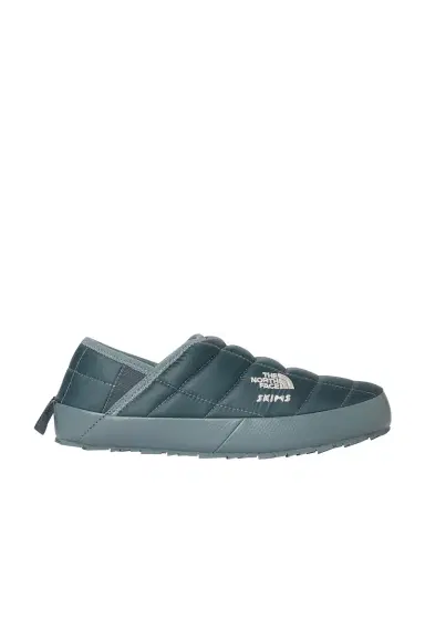 The North Face x SKIMS Thermoball Traction V Mule | Thumbnail 1