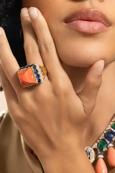 DAVID WEBB Coral Sapphire Sugarloaf Ring | Thumbnail 3