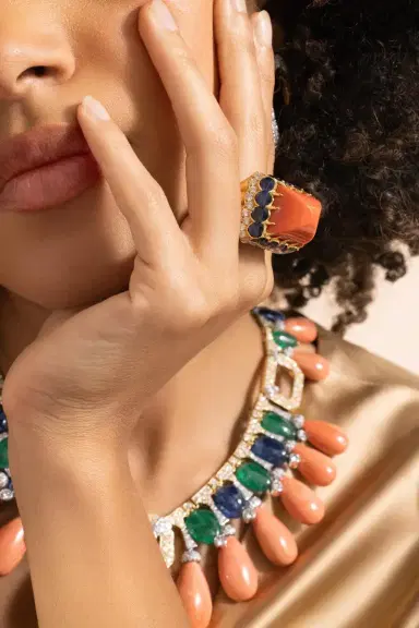 DAVID WEBB Coral Sapphire Sugarloaf Ring | Thumbnail 4