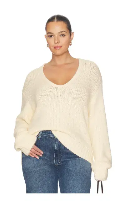 L'Academie Kindall V Neck Sweater | Thumbnail 2