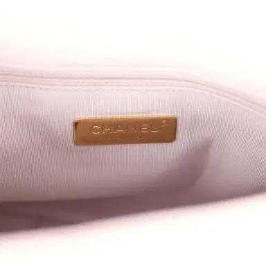 Chanel Chanel Medium 19 Flap Bag Light Pink Shiny Lambskin Mixed Metal Hardware | Thumbnail 9