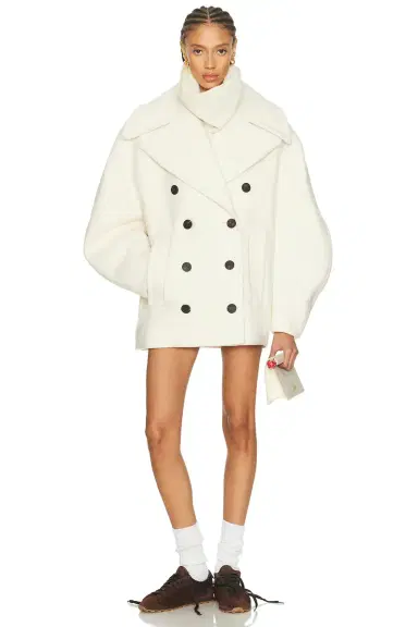 JACQUEMUS Le Caban Ovalo | Thumbnail 1 JACQUEMUS Le Caban Ovalo | Thumbnail 1