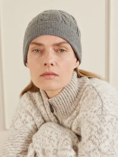 Loro Piana Cedar Cable-knit Cashmere Beanie | Thumbnail 2 Loro Piana Cedar Cable-knit Cashmere Beanie | Thumbnail 2