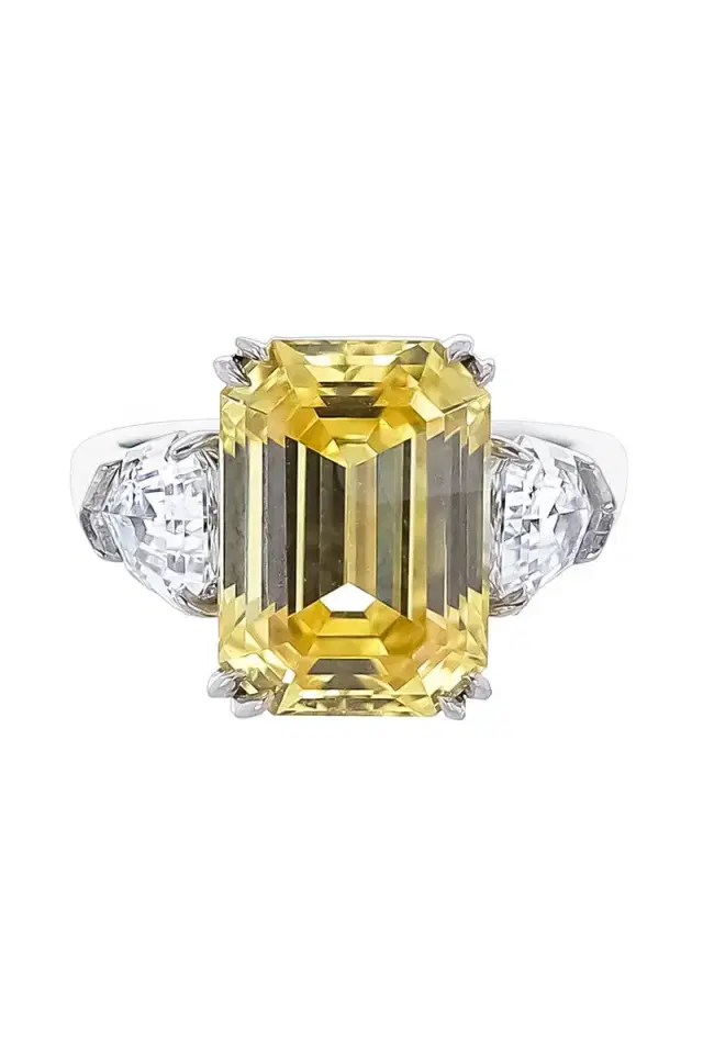 FANTASIA by DESERIO Canary Sheild Ring