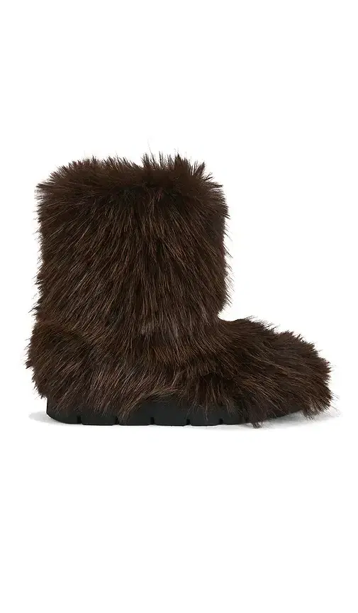 Fluffy Flat Boot