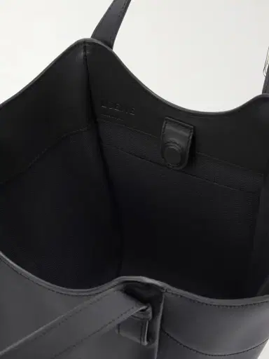 Loewe Hammock Flip Leather Tote | Thumbnail 6