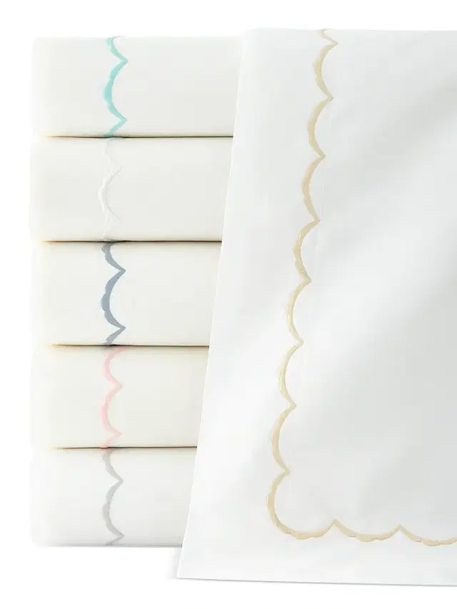 Matouk Two Scallops Embroidered 350-Thread-Count Pillowcases - Silver