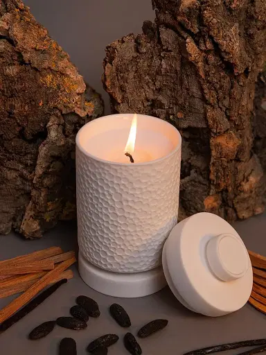 Van Dang Fragrances Night Harvest Candle | Thumbnail 6 Van Dang Fragrances Night Harvest Candle | Thumbnail 6