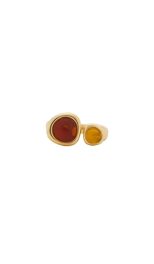 The Honey Resin Stud Ring