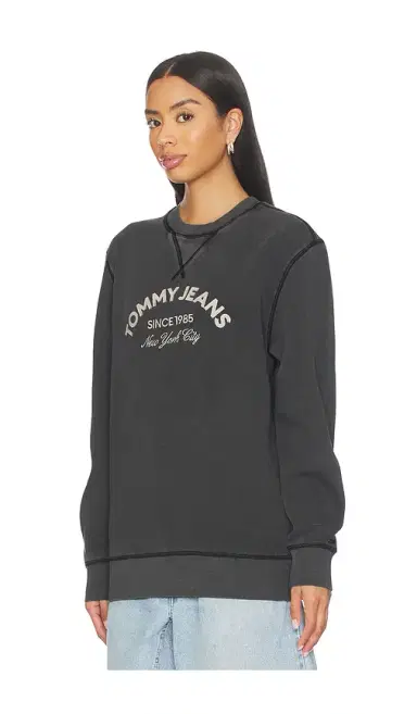 Tommy Jeans Applique Crew Sweatshirt | Thumbnail 2
