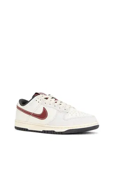 Nike Dunk Low | Thumbnail 2 Nike Dunk Low | Thumbnail 2